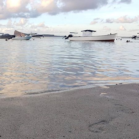 Residence Frangipani Pereybere Beach エクステリア 写真