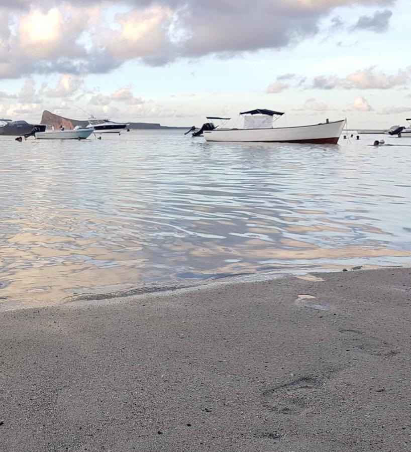 Residence Frangipani Pereybere Beach エクステリア 写真